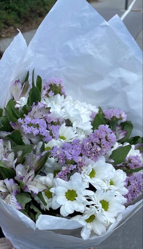 flowers, flower arrangement, bookey, violet and white flowers Violet Flower Bouquet, Flower Bookey, White And Purple Flowers, Purple Flower Arrangements, Purple Flower Bouquet, Small Purple Flowers, White Flower Arrangements, Purple And White Flowers, Light Purple Flowers