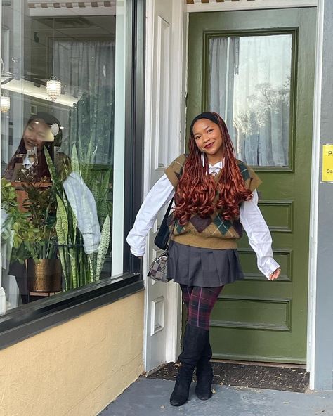 laya deleon Laya Deleon Hayes Outfits, Laya Deleon Hayes Aesthetic, Laya Deleon Hayes, French Curls, French Curl, Teen Fame Dr, Cute Box Braids Hairstyles, Winter Fashion Outfits Casual, Pretty Braided Hairstyles