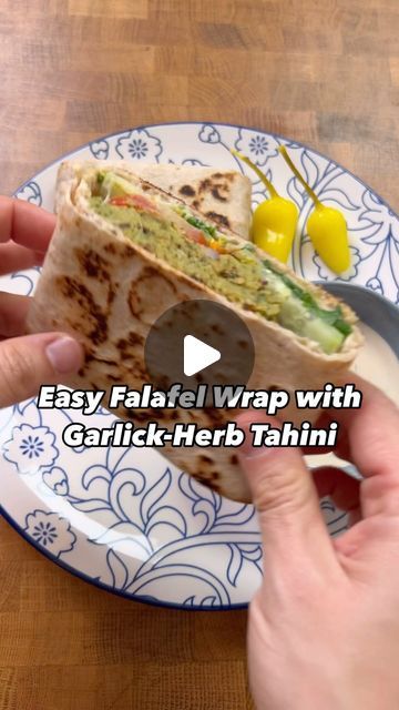 Smashed Falafel Wrap, Falafel Sauce, Falafel Wrap Recipe, Polyunsaturated Fats, Easy Falafel, Mediterranean Foods, Falafel Wrap, Baked Falafel, Aleppo Pepper