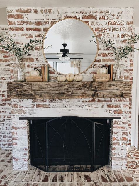 Farmhouse Fireplace Ideas, Slaked Lime, German Schmear, German Smear, Modern Farmhouse Fireplace, Design Camino, Koti Diy, White Wash Brick, Brick Fireplace Makeover