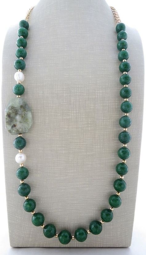 Green emerald jade necklace chunky necklace beaded by Sofiasbijoux: Necklace Chunky, Jade Necklace, Necklace Beaded, A Necklace, Chunky Necklace, Green Emerald, Bead Jewellery, Precious Jewelry, Contemporary Jewelry