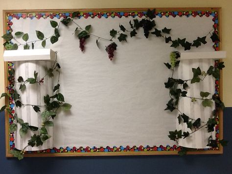 Ancient Rome/Greece bulletin board idea. The whole thing cost $14.50 at the dollar tree. 3 poster boards $0.50 each 8 vines $1.00 each 4 w/ grapes on it 4 w/o and finally 5 plastic grape bunches some red some green and some black $1.00 each. Not bad for a middle school teacher. Ancient Greece Bulletin Board, Ancient Greece Ks2, Ancient Greece Display, Ancient Greece Projects, Latin Classroom, History Display, Ancient Greece Aesthetic, Poster Boards, 3d Display