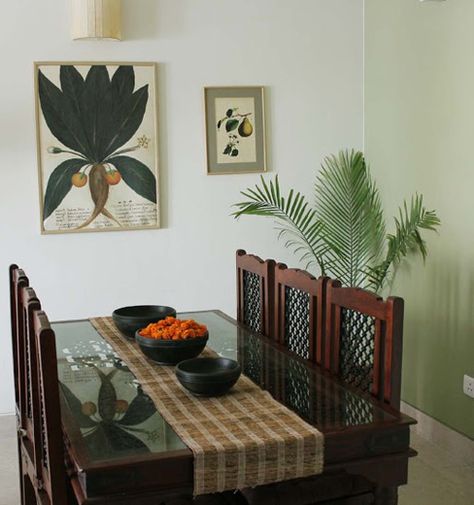 Botanical art /dining room Indian Dining Room, Dining Designs, Warm Dining Room, Dining Furniture Makeover, Rustic Dining Furniture, Indian Room Decor, Indian Home Interior, Ethnic Home Decor, Art Deco Table