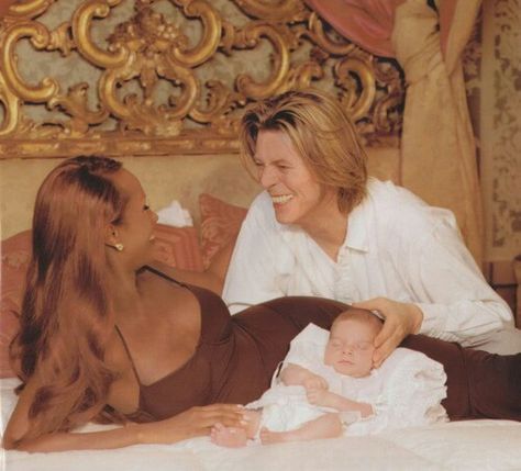 2000 - David Bowie and his wife Iman with their daughter Lexie. Iman Daughter, David Bowie Wife, Iman David Bowie, David And Iman, David Bowie And Iman, Iman Bowie, David Bowie Iman, Bowie And Iman, Iman And David Bowie