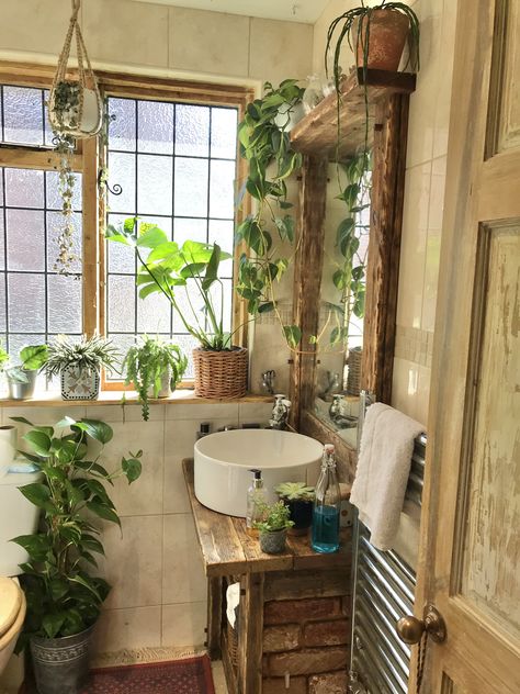 Cottage Core Bathroom, Boho Style Bathroom, Cottage Bathroom Ideas, Cozy Bathroom, Earthy Home, Boho Bathroom Decor, Cottage Bathroom, Deco Nature, Modern Farmhouse Bathroom