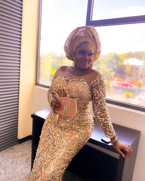 Latest Lace Styles For Women, Asoebi Designs, Owambe Styles, Nigerian Dress Styles, Nigerian Party, Aso Ebi Lace Styles, Lace Dress Classy, African Bridesmaid Dresses, Nigerian Dress