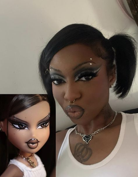 Makeup Looks For Homecoming, Bratz Dolls Aesthetic, Bratz Doll Makeup, Facial Art, Dolls Aesthetic, Alt Hair, Goth Costume, Makeup Ideas Eyeliner, Makeup Gallery