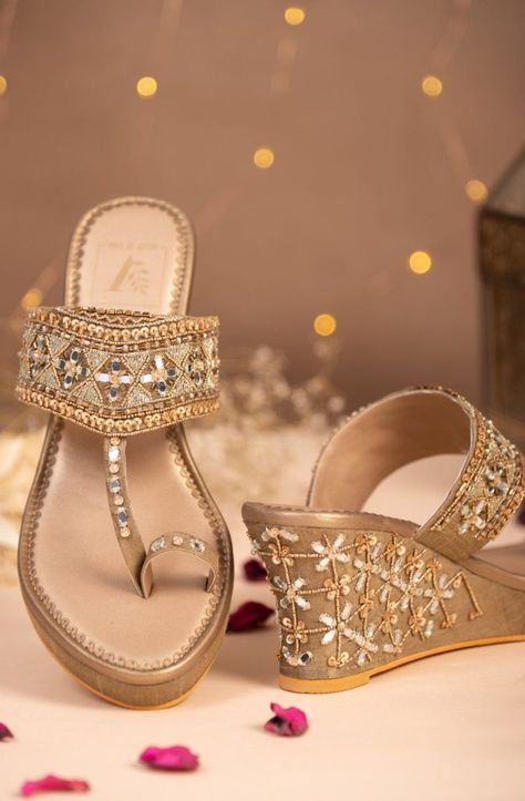 6 Must-Have Footwears for an Indian Bride Heels Indian, Stylish Shoes Heels, Bridal Sandals Heels, Wedding Footwear, Bridal Wedges, Indian Wedding Shoes, Bride Workout, Bride Sandals, Bridal Sneakers