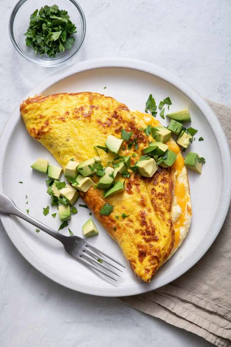 Souffle Omelette {Fluffy & Light} - FeelGoodFoodie Souffle Omelette, Omelet Recipes, Pizza Omelette, Omlet Recipes, Breakfast Calories, Egg Scramble, Breakfast Omelette, Cheese Omelette, Fluffy Light