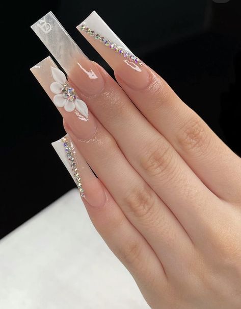 V French Tip, Nail Fashion Trends, Pretty Manicures, How To Cut Nails, Long Acrylic Nails Coffin, Tip Nails, Long Square Acrylic Nails, Popular Nails, Acrylic Nails Coffin