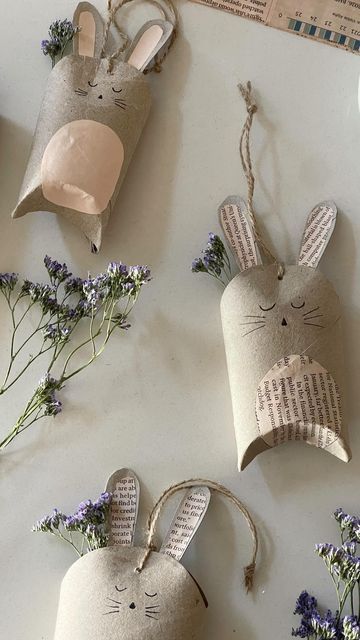 Paper Roll Easter Crafts, Toilet Paper Roll Crafts Flowers, Toilet Paper Bunny Craft, Toilet Roll Bunny, Diy Bunny Crafts, Crafts With Toilet Paper Rolls, Homemade Easter Gifts, Paper Roll Crafts Diy, Ostern Diy