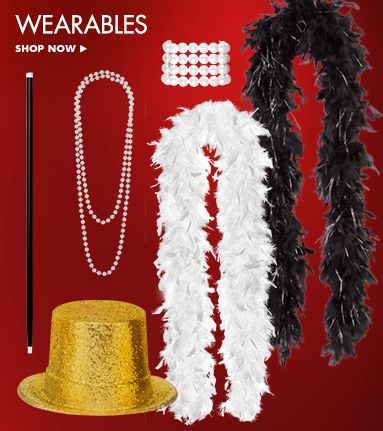 Hollywood Photo Booth Props, Red Carpet Theme Photo Booth, Hollywood Theme Photo Booth, Old Hollywood Photobooth, Oscar’s Party Ideas, Golden Age Of Hollywood Party, Hollywood Nights Theme Party, Hollywood Party Ideas Decoration, Hollywood Theme Sweet 16