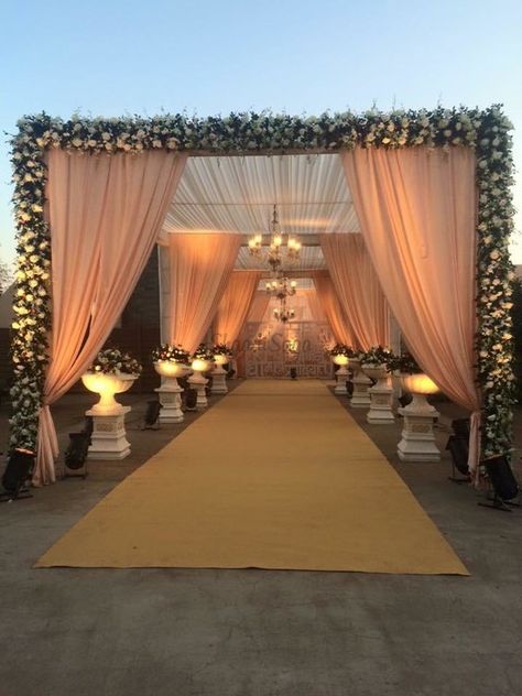 Decoration Marriage Wedding Ideas, Wedding Entrance Props, Passage Decoration Wedding, Marriage Chori Decoration, Wedding Decor Gate Entrance, Wedding Functions Ideas, Function Entrance Decoration, Entry Passage For Wedding, Passage Decoration Ideas