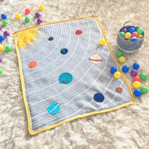 Space Crochet Blanket with Planets - Sweet Potato 3 Galaxy Crochet Blanket, Galaxy Crochet, Planets Solar System, Planet Colors, Space Blanket, Crochet Blanket Pattern, Space Galaxy, Crochet Fabric, Baby Blanket Crochet Pattern