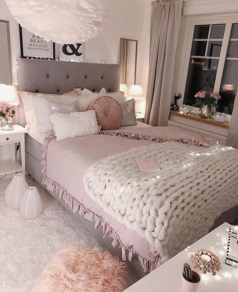 Teen Girl Bedrooms, try the utterly charming bedroom design this moment, info 2871800432 Romantic Bedroom Decor, Pink Bedroom Decor, Bedroom Decor For Teen Girls, Dekorasi Kamar Tidur, Girl Bedroom Designs, Pretty Bedroom, Teen Bedroom Decor, Girl Bedroom Decor, Pink Bedroom