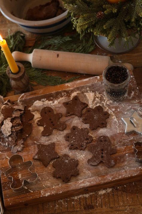 Chocolate Salt Dough Ornaments — Under A Tin Roof™ Saltdough Tree Ornaments, Dough Recipe For Ornaments, Yule Logs Decoration, Christmas Gremlins, Traditional Yule Log, Dark Yule, Dry Oranges, Natural Garland, Christmas Hygge