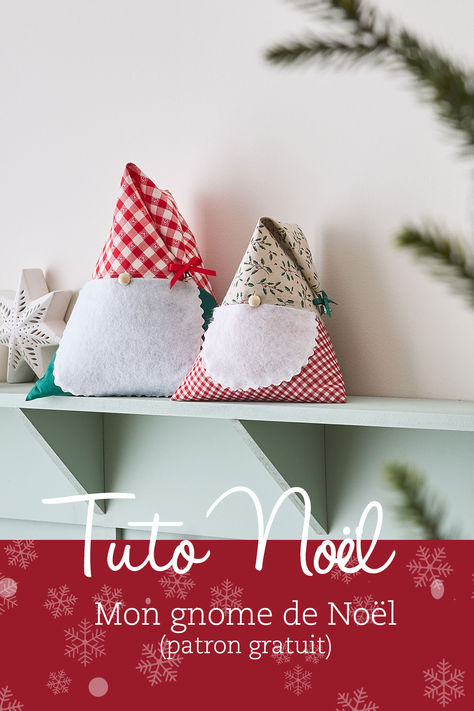 Utilise des chutes de tissu ou ton tissu préféré. Un bouton en bois devient le nez puis la petite cloche qui scintille joyeusement au bout de son bonnet.  Cet adorable Gnome de Noël ajoutera une touche de magie à vos décorations de Noël. En plus, i lest ultra-simple à réaliser ! Noel Diy, Projects To Try, Couture, Natal