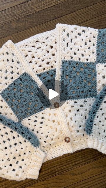 How To Use Crochet, Crochet Sweater Granny Square Pattern, Granny Square Styles, Granny Sweater Crochet, Granny Square Crochet Sweater Pattern, Granny Square Sweater Pattern Free, Crochet Sweater Granny Square, Crochet Top Granny Square, Crochet Granny Square Sweater