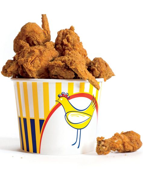 The Fried Chicken Bucket List: A state-by-state guide to the best birds in the South Unique Box Packaging, Fried Chicken Bucket, Gizzards Recipe, Honey Fried Chicken, Brunch Bake, Chicken Bucket, Chicken Boxes, Chicken Restaurant, Chicken Gizzards