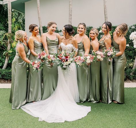 Pistachio Green Bridesmaid Dresses, Mauritian Wedding, Braids Maid Dresses, Sage Green Wedding Theme, Rustic Bridesmaid Dresses, Wedding Parties Pictures, Candle Fire, Sage Bridesmaid Dresses, Wedding Renewal Vows