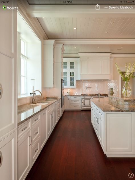 White kitchen. Tropical Kitchen Design, Mahogany Kitchen, Mahogany Flooring, Cherry Wood Floors, Tropical Kitchen, Dark Wood Kitchens, Kitchen Design Pictures, Classic White Kitchen, Wood Floor Kitchen