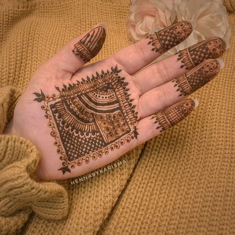 Simple Square Mehndi Designs, Henna Designs Square, Mehndi Designs Square, Square Mehendi Design, Square Henna Design, Square Mehndi Designs, Henna Art Simple, African Henna, Henna Palm