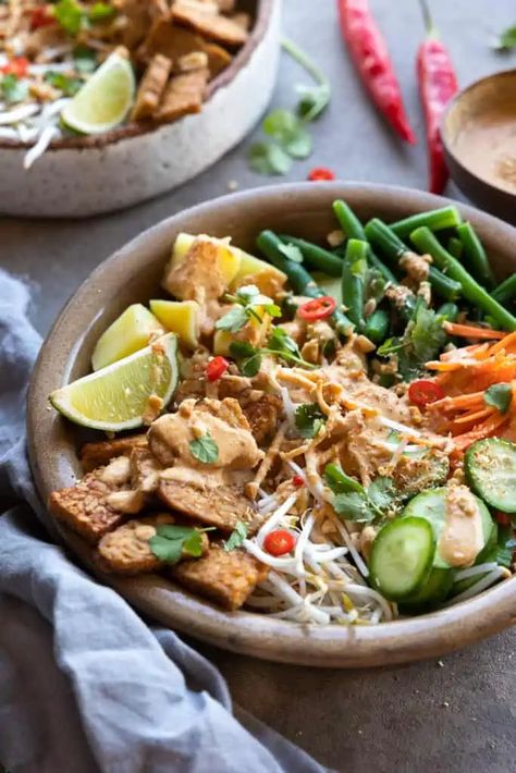 Indonesian Salad, Salad With Peanut Sauce, Marinated Tempeh, Steamed Veggies, Peanut Sauce Recipe, Steam Veggies, Gado Gado, Vegan Salad Recipes, Vegan Beans