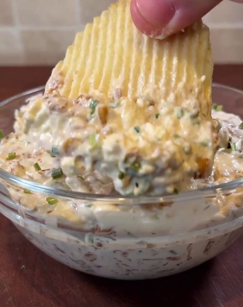 Onions Caramelized, Caramelized Onion Dip, Good Recipes, Deli Food, Onion Dip, Caramelized Onion, Interesting Food Recipes, Easy Snacks, Diy Food