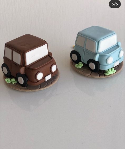 Car Shaped Cake, Car Cakes For Boys, Bus Cake, Cake Smash Theme, Mini Torte, Car Birthday Theme, Baby Boy Cakes, Mini Cakes Birthday, Creative Cake Decorating