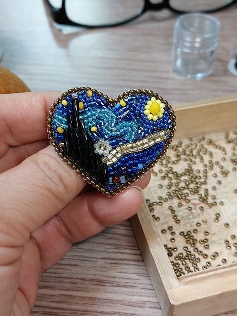 Embroidery Brooch Diy, Handmade Brooches Ideas, Love Vincent, Beaded Broches, Brooch Ideas, Beads Brooch, Bead Brooch, Embroidery Hearts, Tambour Embroidery