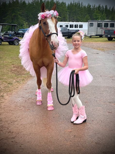 Horse Dress Up Ideas Costumes, Costume Ideas For Horses And Rider, Pirate Horse Costume, Halloween Horse Costume Ideas, Horse Dressed As Unicorn, Easy Horse Costumes, Diy Horse Costume For Kids, Costumes For You And Your Horse, Halloween Costumes With Horses