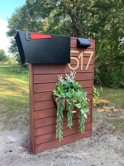 Planter Mailbox Ideas, Transitional Mailbox Ideas, Big Mailbox Ideas, Black Mailbox Ideas, Farmhouse Mailbox Ideas Diy, Mail Box Post Ideas, Diy Mailbox Ideas Outdoor, Wood Mailbox Ideas, Farmhouse Mailbox Ideas