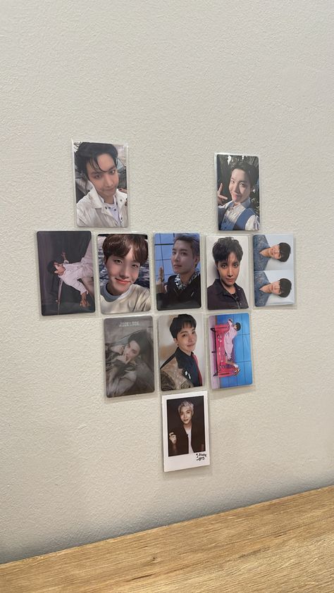 Photocard Heart On Wall, Photocard Room Decor, Photocard Display Ideas, Photos On Wall Ideas, Kpop Core Aesthetic, Photocard Decoration, Army Room Decor, Polaroid Wall, Easy Room Decor