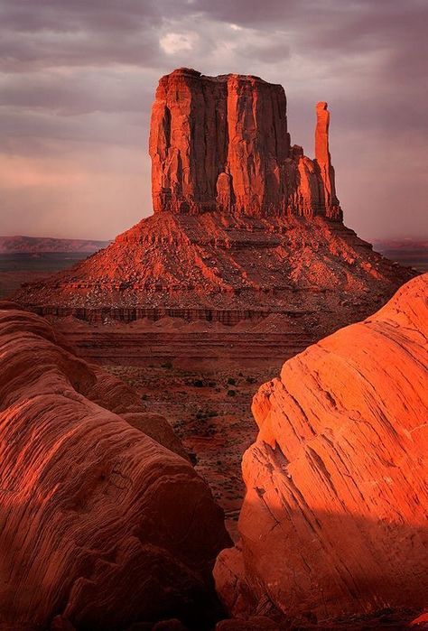 Monument Valley Utah, Amazing Places To Visit, Arizona Landscape, Greece Travel Guide, Wow Video, Red Rocks, Arizona State, Red Rock, Greece Travel