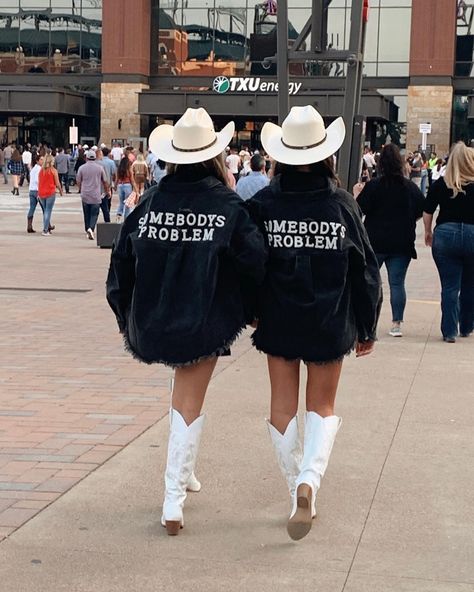 Country To Country Outfit, Matching Cowgirl Outfits, Country Nashville Outfits, Country Girl Outfits Concert, Megan Moroney Outfits Concert, Creed Concert Outfit Ideas, Kelsea Ballerini Concert Outfit Ideas, Cowboy Pillows Shirt, Last Rodeo Outfit