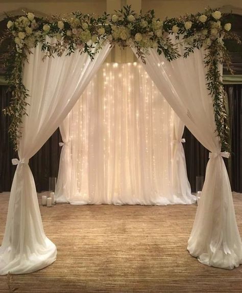 Wedding Ceremony Backdrop Indoor, Ceremony Decorations Indoor, Ceremony Backdrop Indoor, Wedding Ceremony Decorations Indoor, White Wedding Ceremony, Diy Wedding Arch, Deco Champetre, Wedding Ceremony Ideas, Indoor Wedding Ceremonies