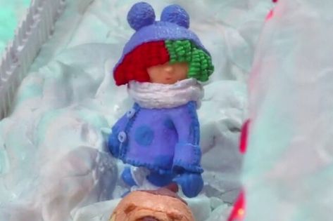 #Sia #Christmas #Song Sia Christmas, Sia Furler, Maddie Ziegler, Christmas Gif, Christmas Song, Aesthetic Photo, Grinch, Product Design, Singers