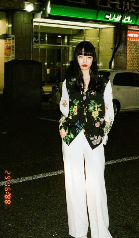 Nana Komatsu Fashion, Look 80s, Komatsu Nana, Nana Komatsu, Looks Style, Fashion Poses, Japanese Fashion, Aesthetic Photography, Look Cool