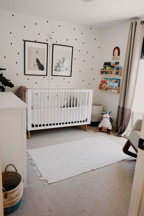 Nursery Design Neutral, Nursery Makeover, Gender Neutral Baby Nursery, Baby Nursery Inspiration, Gender Neutral Nursery Decor, Sweet Nursery, Baby Room Neutral, Nursery Room Design, Girl Nursery Room