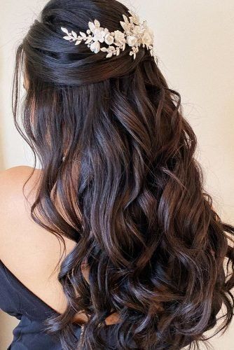 Chic And Easy Wedding Guest Hairstyles ★ wedding guest hairstyles long dark curls pearly.hairstylist Hairstyles For Weddings The Bride Down, Long Dark Wedding Hairstyles, Hairstyle In Curls, Curles Hair Styles, Long Wedding Dresses Guest, Hairstyles For Long Hair For Wedding, Hairstyles For Long Hair Wedding Guest, Dark Hair Wedding Hairstyles, Dark Hair Wedding Hairstyles Brides