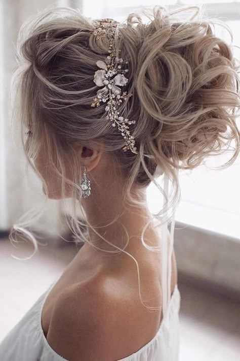 33 Hottest Bridesmaids Hairstyles For Short & Long Hair High Updo, Wedding Hair Inspiration, Chic Hairstyles, Wedding Hairstyles Updo, Wedding Updo, Wedding Hair And Makeup, Crochet Hair Styles, Bride Hairstyles, Bridesmaid Hair