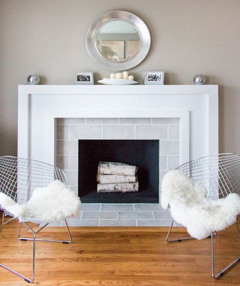 25 Best DIY Fireplace Makeovers | Stephanie from Swing 'N Cocoa Contemporary Fireplace Designs, Simple Fireplace, Floor Trim, Contemporary Fireplace, Fireplace Remodel, New Interior Design, Fireplace Ideas, Diy Fireplace, Home Fireplace