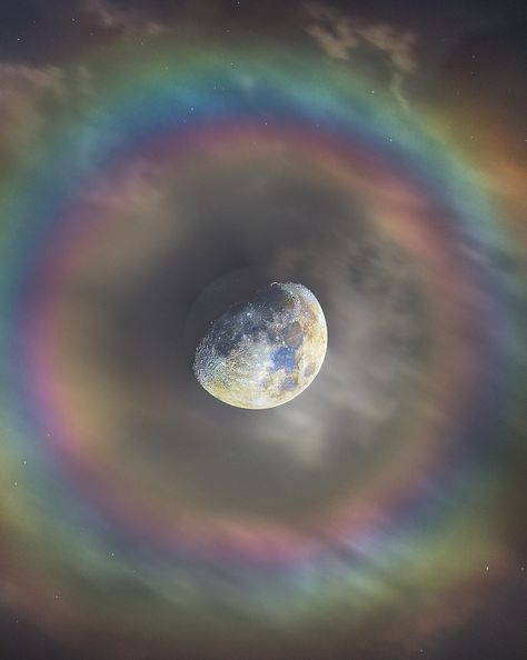 Stunning image shows the moon surrounded by a celestial rainbow | Daily Mail Online Under The Same Moon, Moon Rainbow, Moon Photos, Look At The Moon, Atmospheric Phenomenon, Moon Pictures, Moon Painting, Rainbow Aesthetic, Light Rays