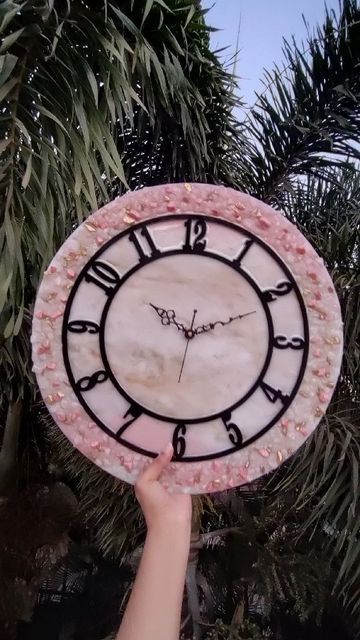 Geode Wall Clock, Resin Art Canvas, Art Reels, Royal Decorations, Resin Clock, Resin Work, Resin Art Painting, Geode Art, Indian Artist