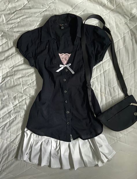 Black Coquette Outfit, Horror Protagonist Outfit, Horror Game Protagonist Outfit, Fit Aesthetic Outfit, Horror Outfits, Fem Clothing, Pleated Skirt Mini, Aesthetic Horror, Aesthetic Back To School