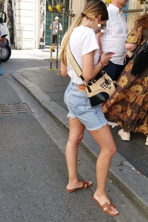 Levi’s shorts. White t-shirt. Fendi bag. Brown Hermès sandals. Via del Corso, Rome Spring Trench Coat, Stylish Knitwear, Summer Dresses Online, Heavy Winter Coat, Chic Outfit Ideas, Fendi Bag, Best Summer Dresses, Stylish Blazer, Chic Blazer