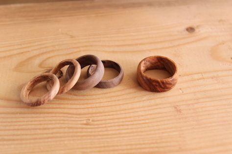 Picture of Buff them to completion Wood Rings Diy, Wooden Rings Diy, Wood Jewelry Diy, Carving Jewelry, Wooden Rings Engagement, Wood Jewelery, Dremel Projects, Dekor Diy, Wood Turning Projects