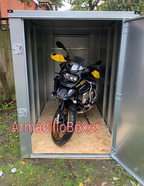 Motorcycle Gear Storage Ideas, Motorcycle Shed Ideas, Motorcycle Shed, Motorbike Shed, Motorbike Storage, Motorcycle Storage Shed, Fatboy Slim, Motorcycle Storage, Standard Motorcycle