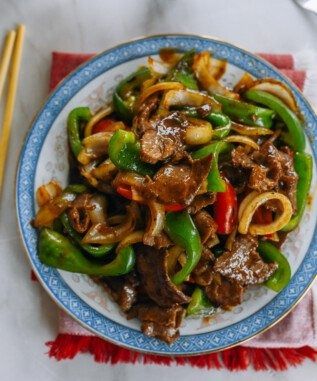 Chinese Takeout Recipes: Browse All - The Woks of Life Sizzle Steak, Peper Steak, Fajita Skillet, Pepper Steak Recipe, White Rice Recipes, Venison Steak, Leftover Steak, Rice Recipes For Dinner, Chicken Fajita