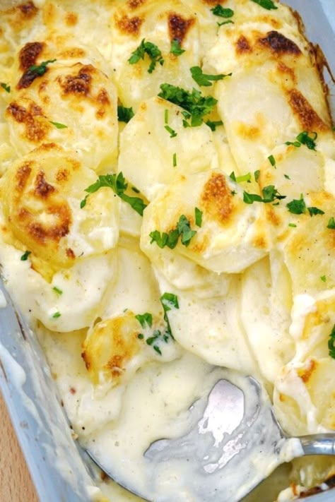 Scalloped Potatoes Heavy Cream, Scalloped Potatoes With Heavy Cream, Potatoes With Heavy Cream, Potatoes Augratin, Recipes With Heavy Cream, Cream Potatoes Recipe, Scalloped Potatoes With Cream, Potatoes And Cream, Cream Potatoes